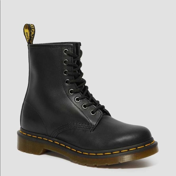 Dr. Martens Shoes - VGUC Black Matte Leather Doc Martens 7/38